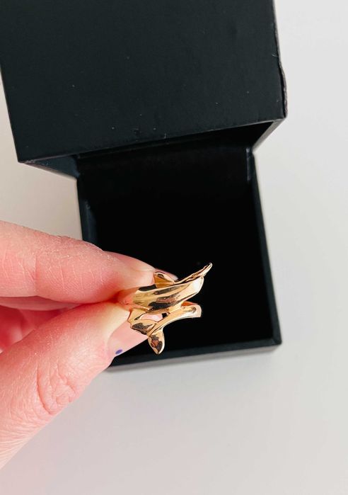 Pierścionek złoty w kształcie delfina