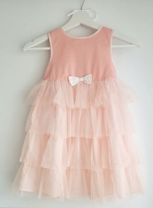 Sukienka z falbankam