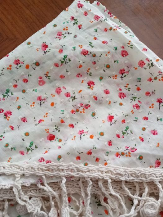 Lenço/ Echarpe Tradicional Português