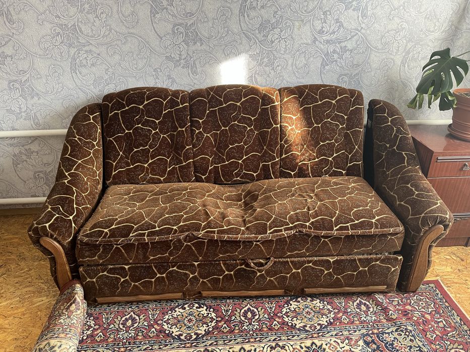 Диван раздвигается(низ)