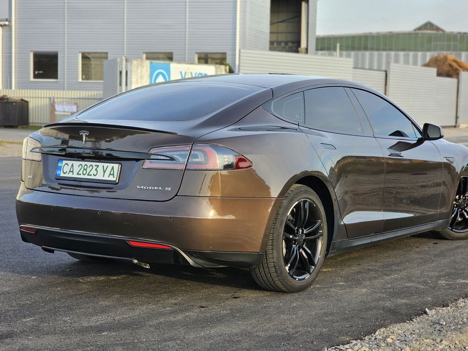 Tesla Model S 85 2013