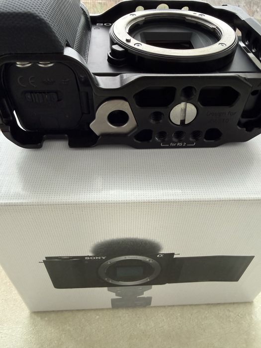 Sony ZV-E10, клетка SmallRig, dummy-battery, вентилятор