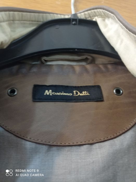 Massimo Dutti. Impermeável com cinto central em pele.

Em bom estado.