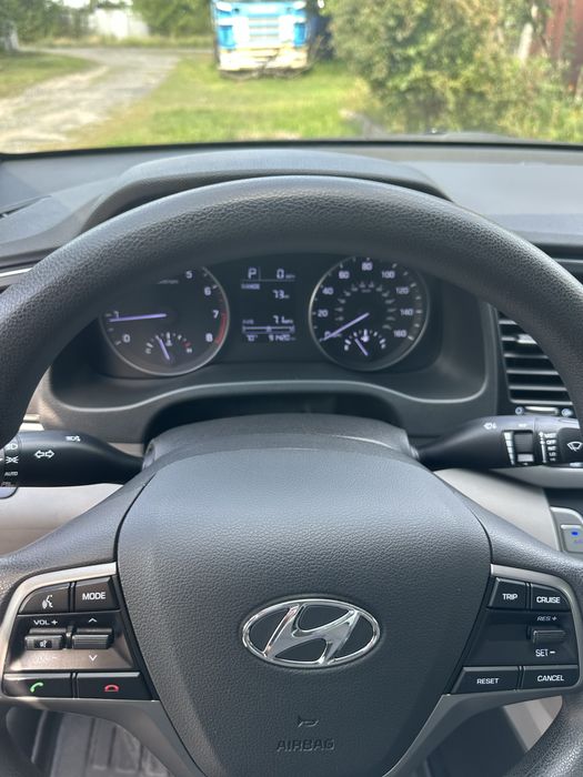 Hyundai Elantra 2017 2.0 бензин Автомат