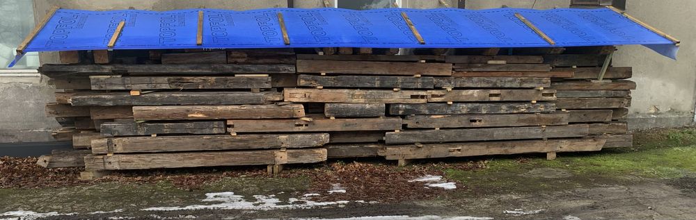 Drzewo z rozbiórki dachu