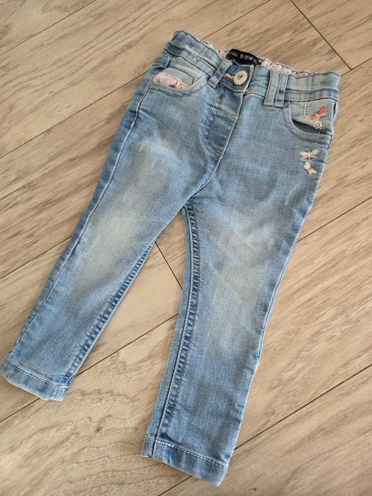 Spodnie jeansowe na szczupła dzieczynke rozm 74-80