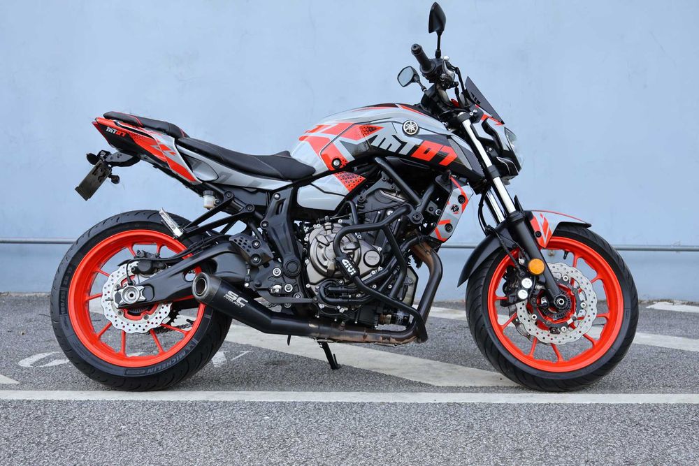 Yamaha MT07 35 kW c/extras
