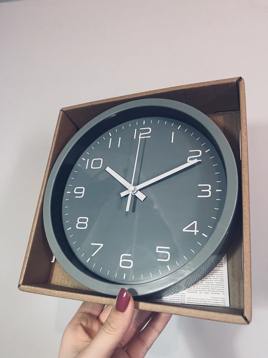 Szalwiowy piekny zegar scienny zielony