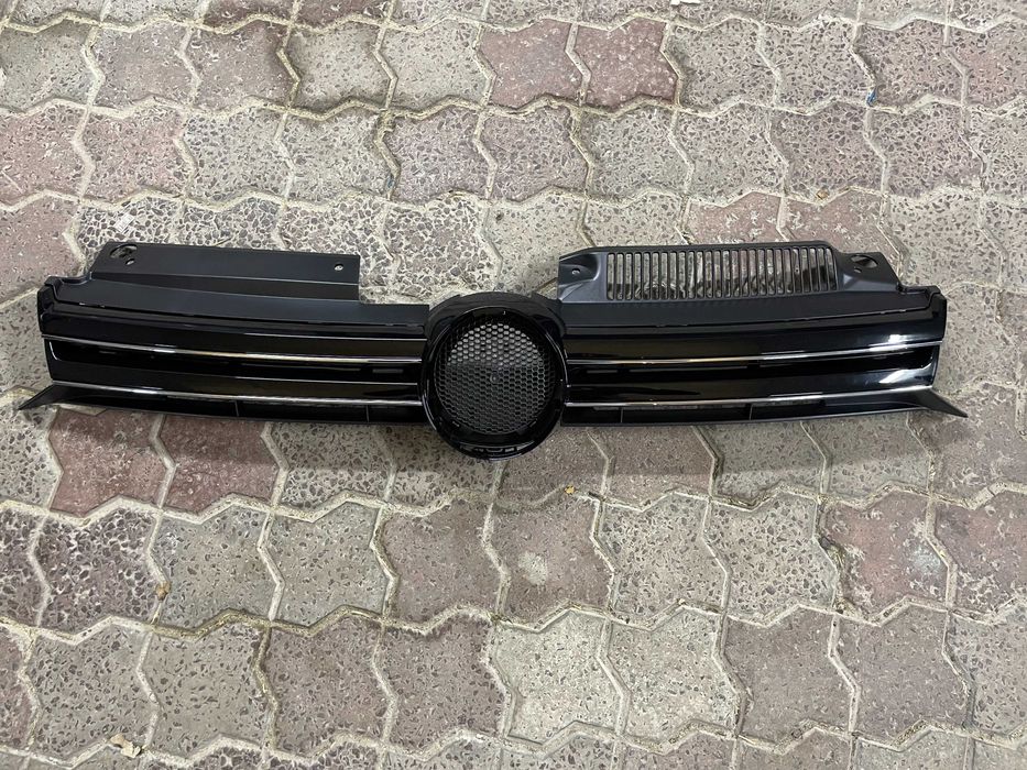 Решітка радіатора Volkswagen Golf 6 VI