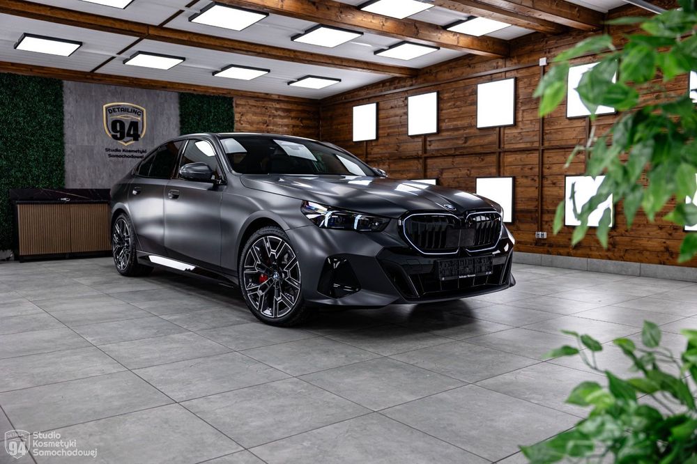 Auto do ślubu BMW G60 frozen deep grey Sieradz całe łódzkie