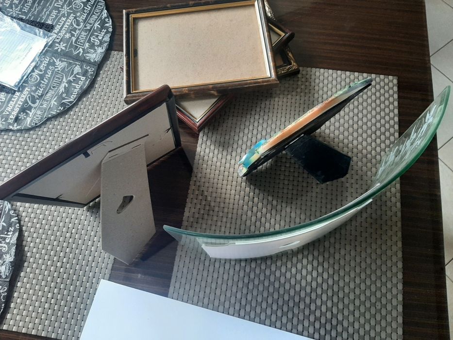 Рамки для фотографий 10 штук.