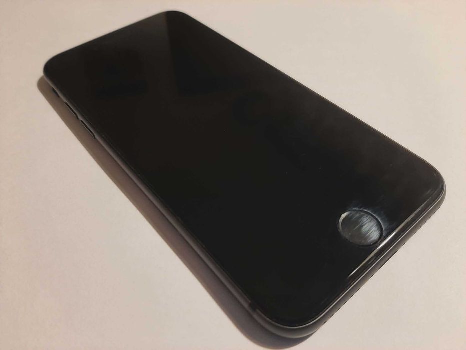 Smartfon Iphone 8 zadbany - zablokowany MDM