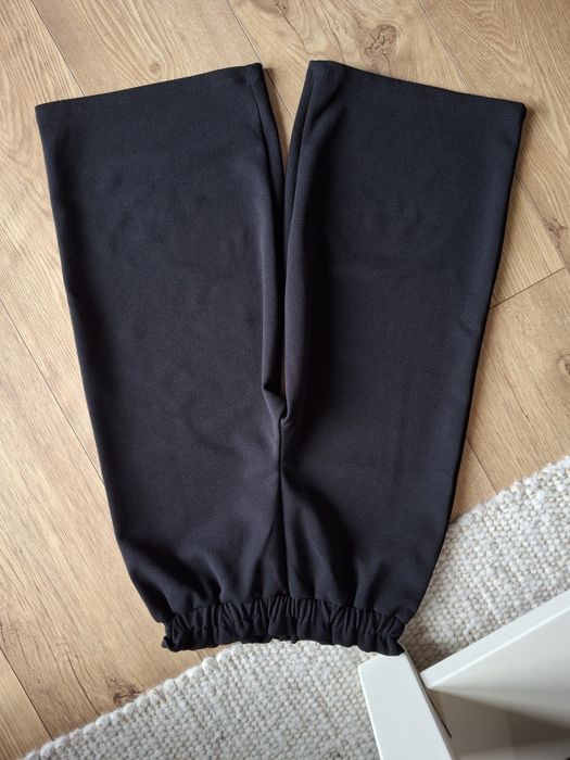 134cm,  czarne spodnie culotte, kuloty, szerokie spodnie