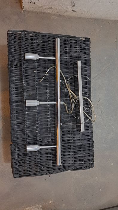 Candeeiro três focos suspensos