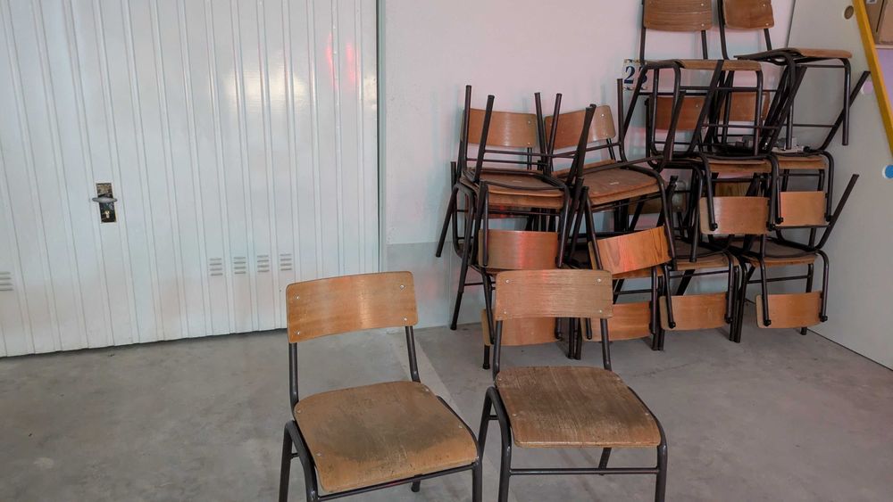 20 Cadeiras Escolares