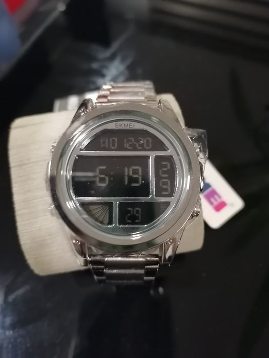 Relógio electrónico de homem