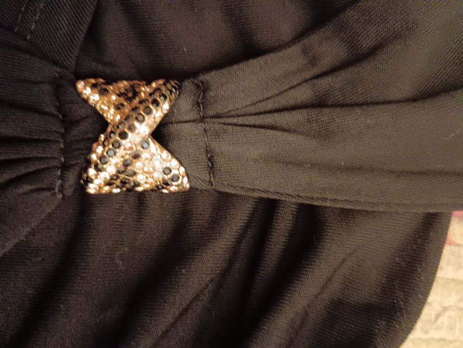 Blusa preta de tecido fino