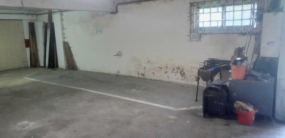 Garagem/parqueamento ,Bom Retiro