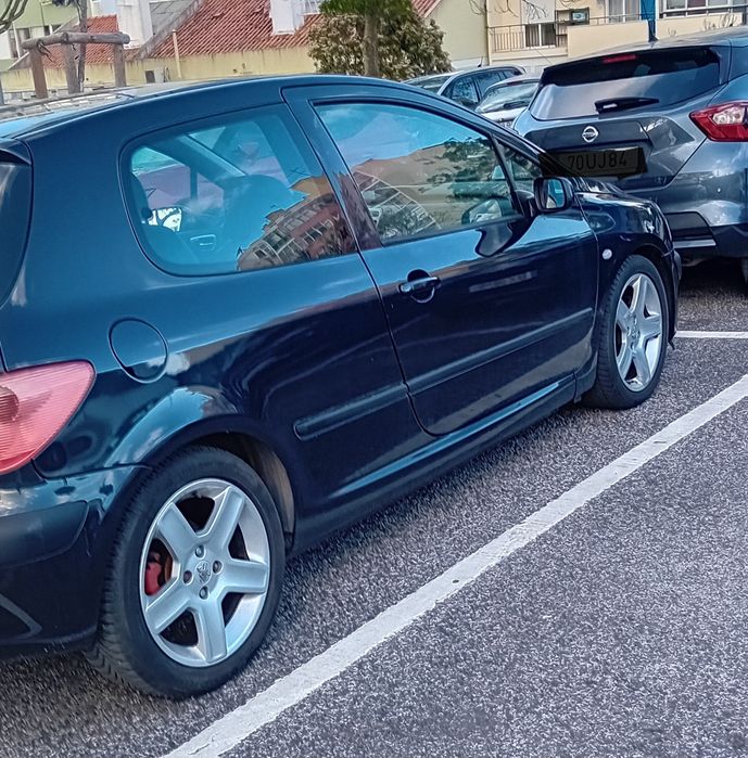 Peugeot 307 2.0 em bom estado geral