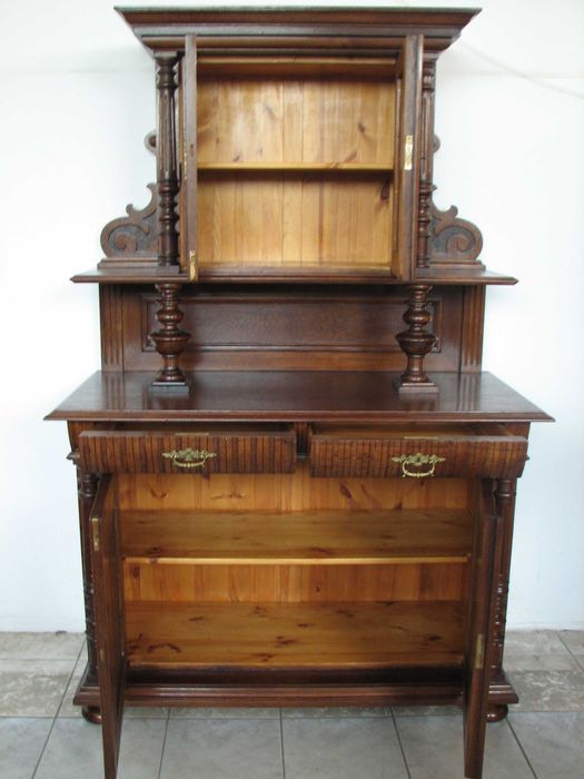 kredens antyk oryginalny po renowacji