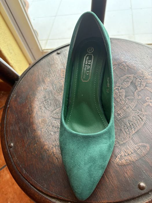 Sapatos verde garrafa, numero 37