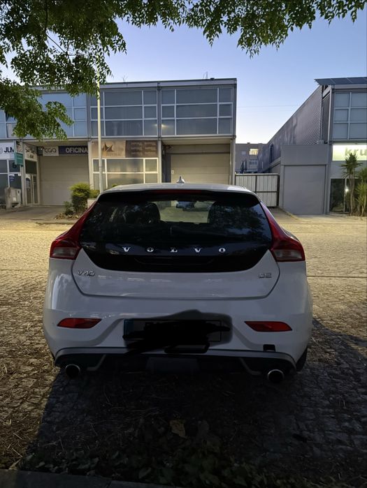 Volvo v40 r design 2.0