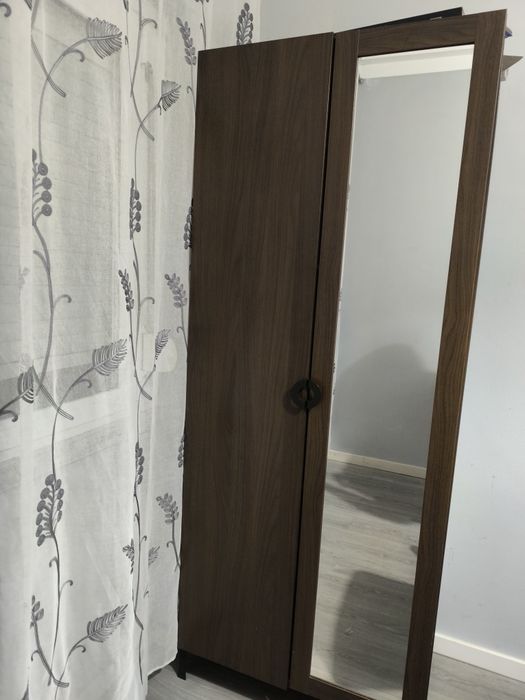 Guarda Roupa usado como novo