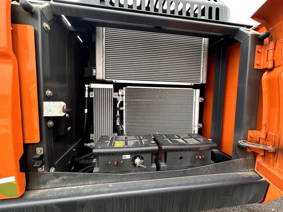 Новий гусеничний екскаватор Develon 205 Без напрацювання