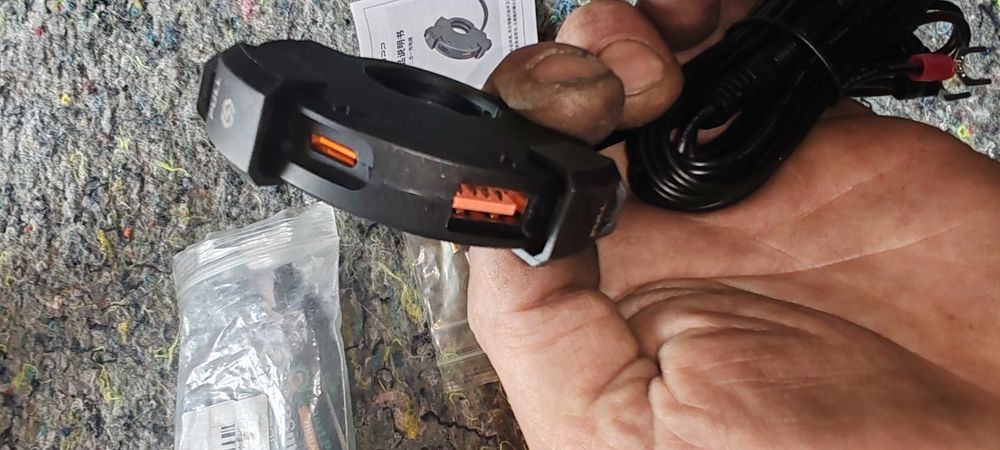 Мото зарядка на руль USB TAPE-C