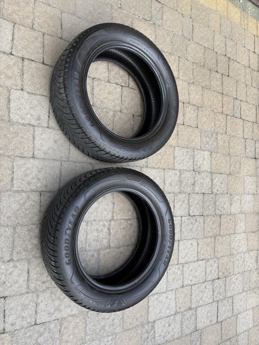Good Year 215/55R17