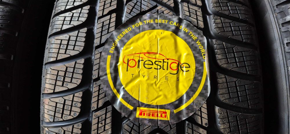 PIRELLI Winter SCORPION    285/40R20   104W.