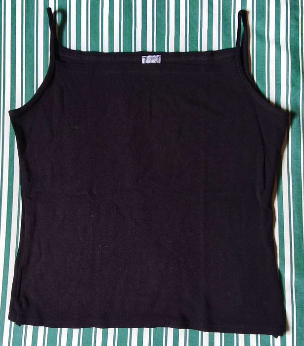 Top Preto Básico - Tamanho 44 - Confortável e Versátil!509800707743426561