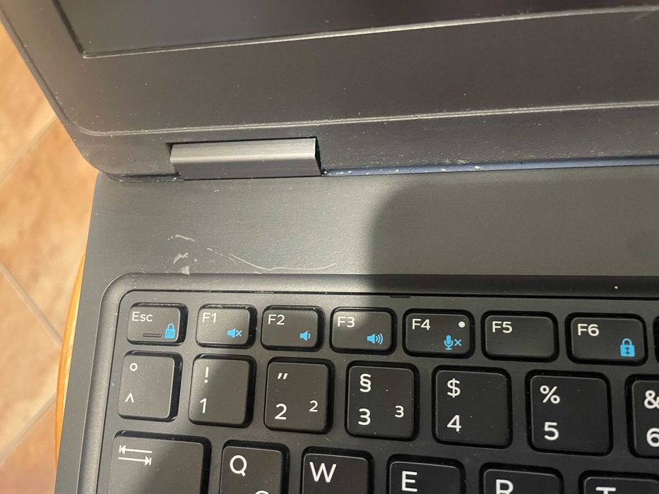 Dell E5580, i5-7200U, 8gb, 240ssd