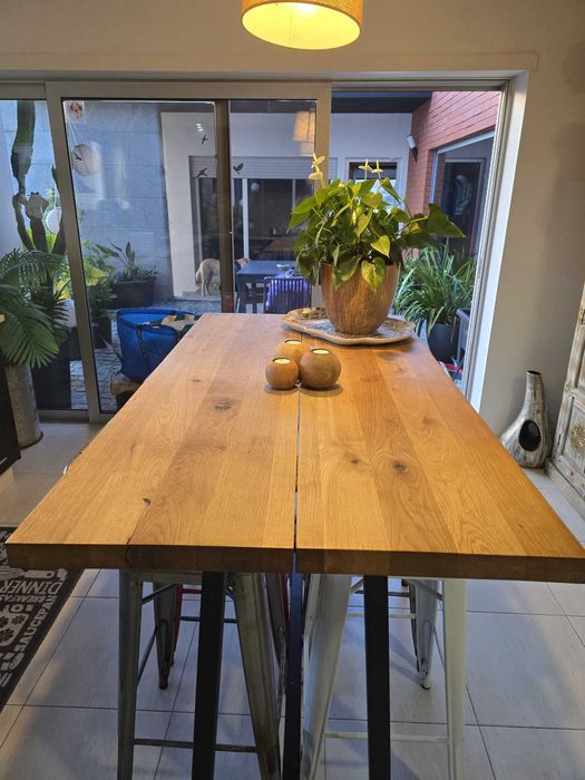 mesa e cadeiras de bistrô