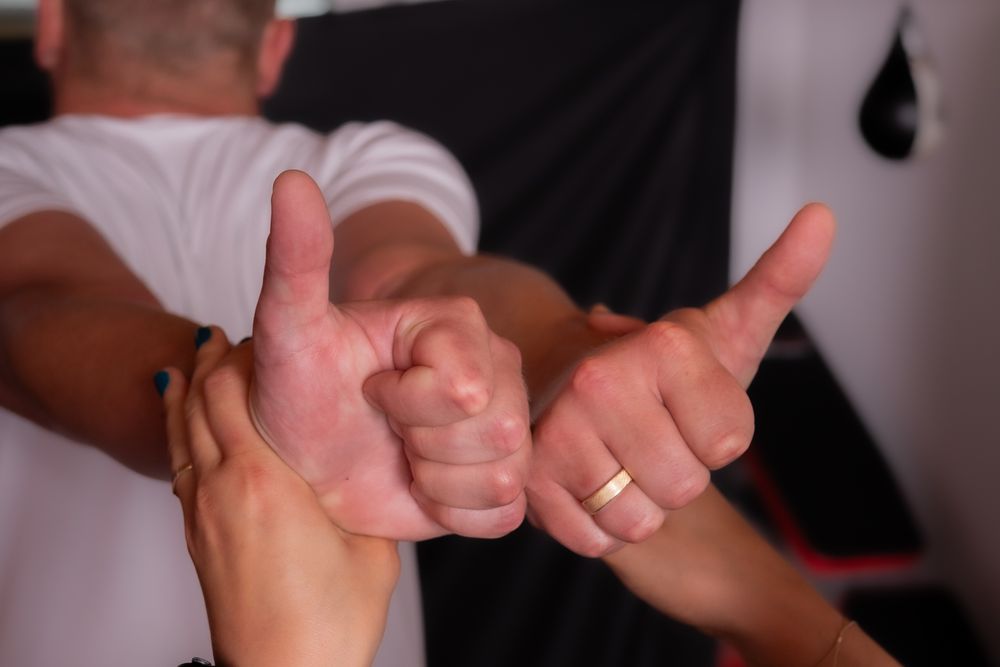Kinezjolog. Podnoszenie rezultatów sportowych. Terapia bólu ukladu mieśniowo szkieletowego