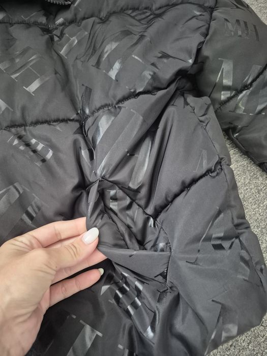 Продам куртку 36