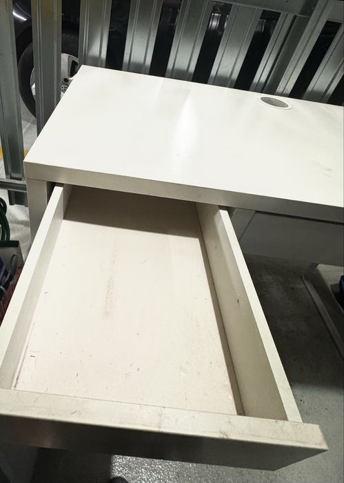 Biurko Ikea.