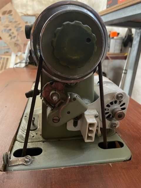 Máquina de costura Oliva CL50