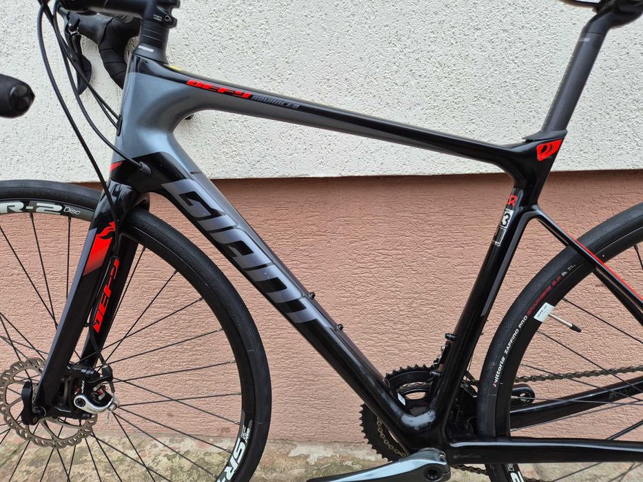 Rower szosowy full carbon Giant Defy Advanced disc, Shimano Tiagra