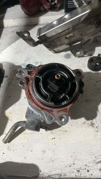 Вакуумний насос -05 Mazda 6 2.0di 2002-2007 X2T58172