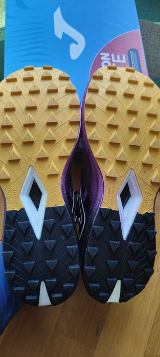 Joma tr-6 buty biegowe z płytką karbonową  43,5