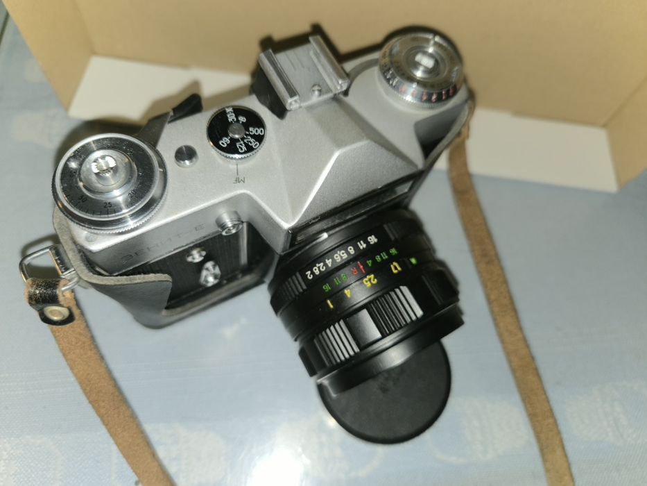 Aparat Lustrzanka Analog. Zenit-E Obiektyw Helios 44-2  2/58 +Futerał