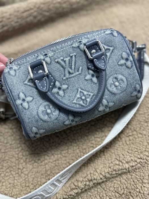 Чудова сумочка преміум якості, має всі лого