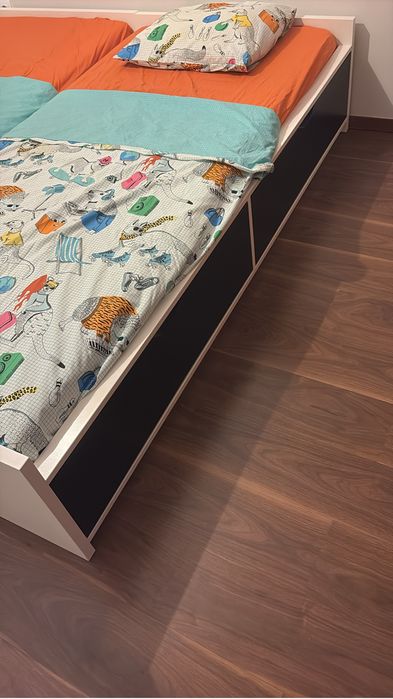 Cama inividual Ikea com colchão