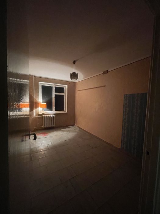 Продається 2-кімнатна квартира в Тернівському районі.