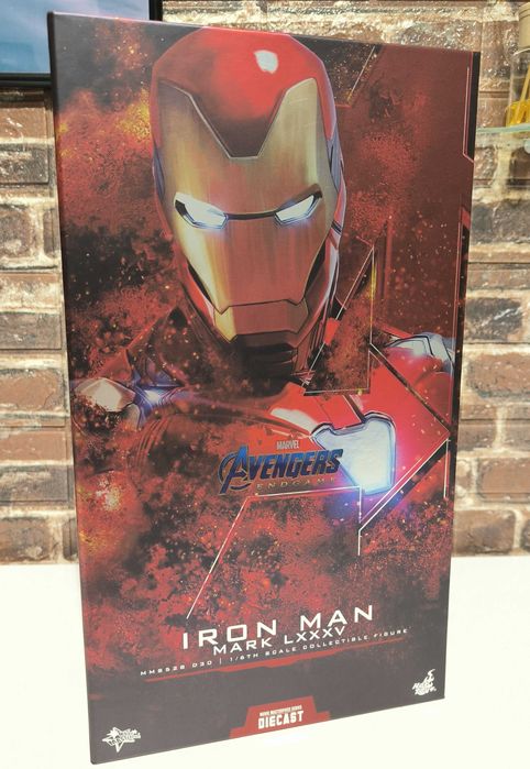 Фигурка Железный Человек марк 85 от Hot Toys MMS528D30 Iron Man
