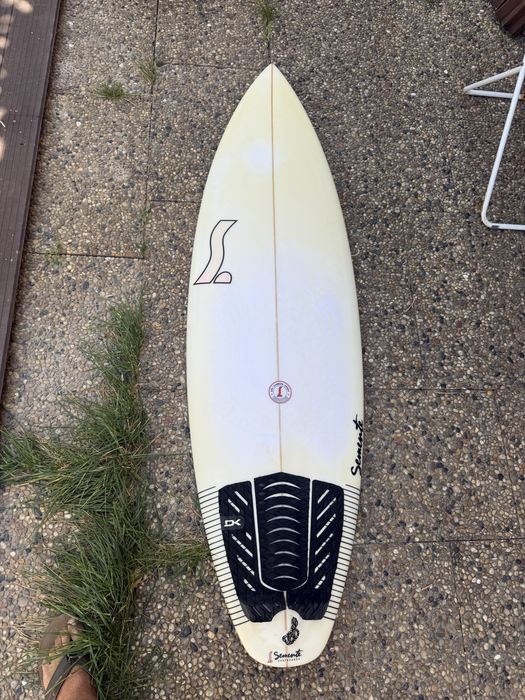 Prancha surf semente 5’7 epoxy com 28 litros