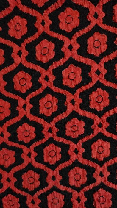 Vestido rodado vermelho e preto