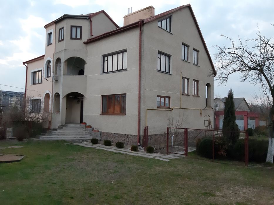Продам будинок в м. Буську