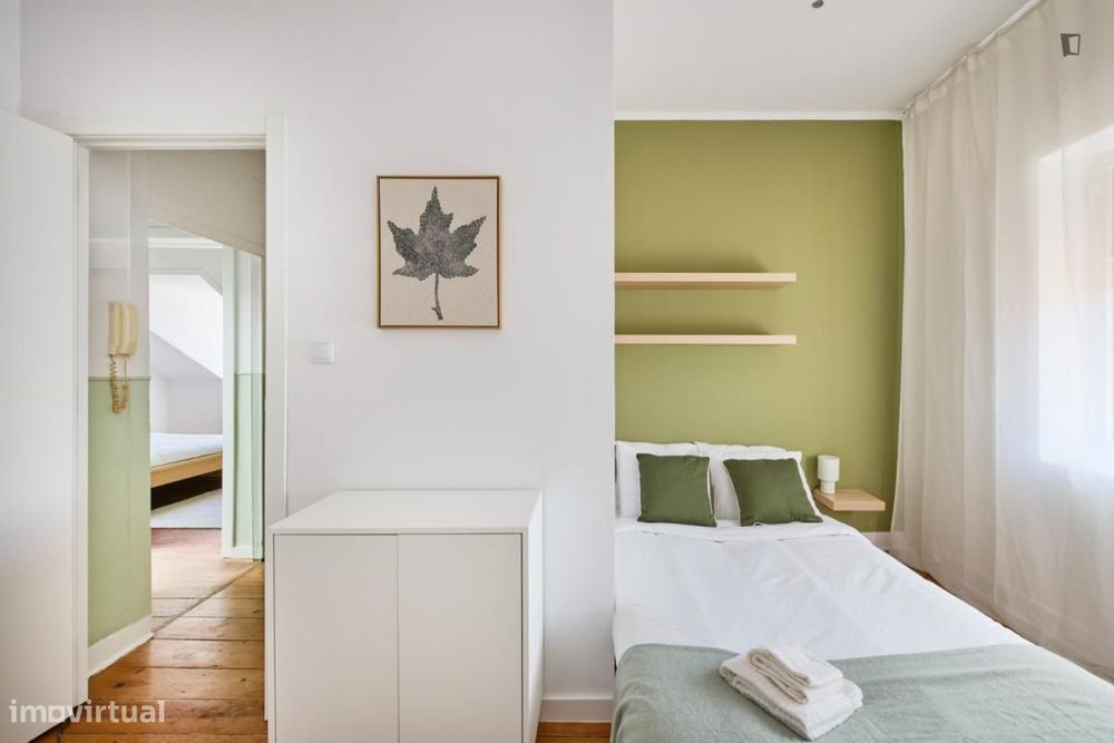 Quarto - localizado em São Bento Lisbon